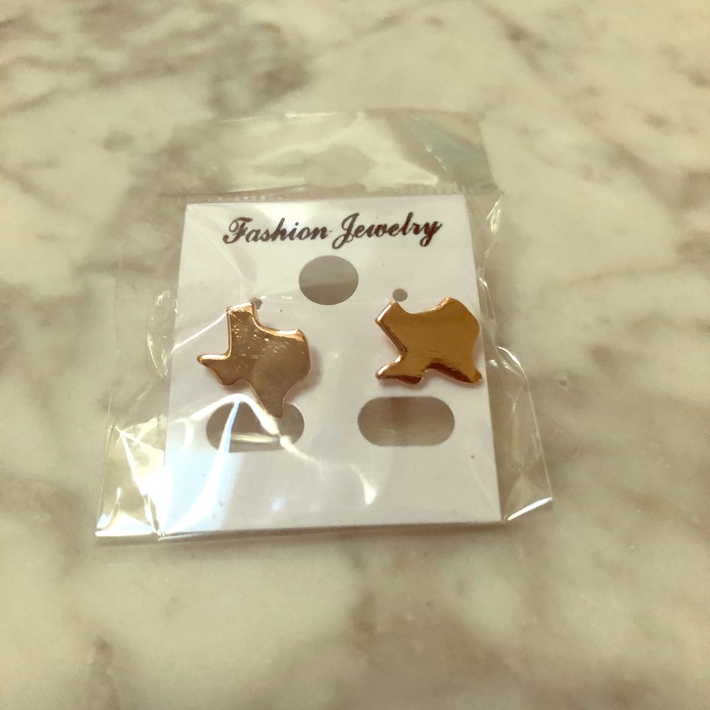 Gold earrings